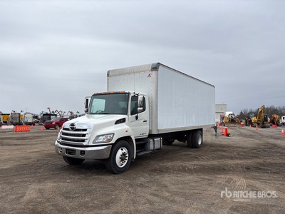 2011 Hino 268 4x2 Gesloten vrachtwagen