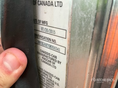 2016 Peterbilt 348 Rollback Truck