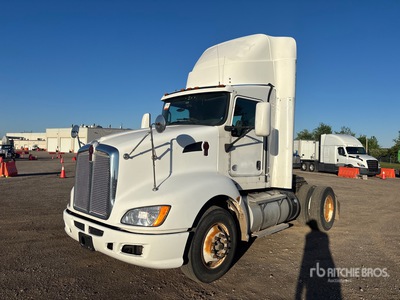 2013 Kenworth T660 S/A Day Cab Truck Tractor
