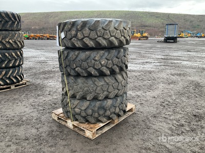 Quantity of (4) 15.5-25 JCB Sitemaster Loadall Tyres Neumáticos