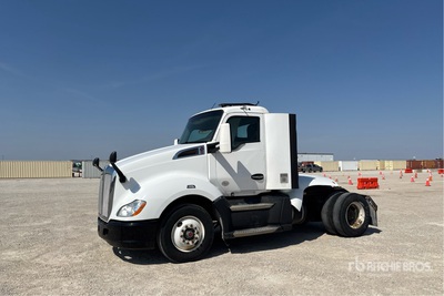 2016 Kenworth T680 4x2 S/A Day Cab Truck Tractor