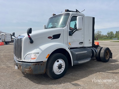 2016 Peterbilt 579 4x2 Day Cab Truck Tractor