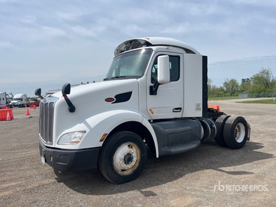 2016 Peterbilt 579 4x2 Day Cab Truck Tractor