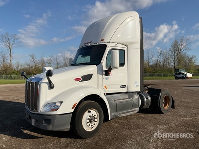 2019 Peterbilt 579 4x2 S/A Day Cab Truck Tractor