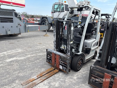 2015 Nissan CF40LP 4000 lb Carretilla Elevadora