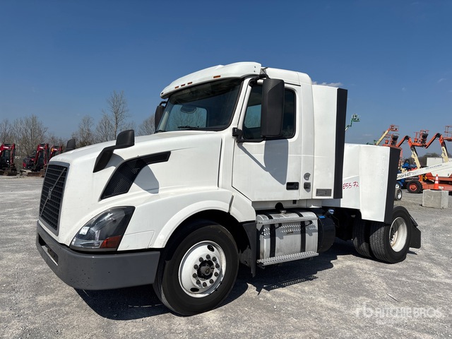 2017 Volvo VNL42T 4x2 S/A Day Cab Truck Tractor