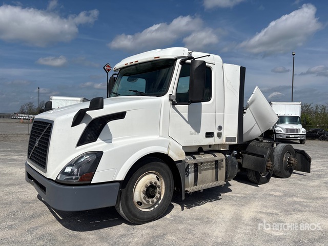 2017 Volvo VNL300 6x4 T/A Day Cab Truck Tractor