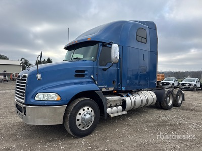 2014 Mack CXU613 Pinnacle 6x4 Tracteur Routier Couchette