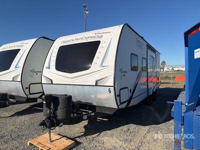 2021 Forest River Freedom Express 25 ft T/A Travel Trailer
