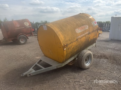 2019 Trailer Engineering 2140 L Trailer Mounted Poly Fuel Tank