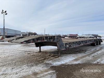 2012 Lode King 43 ft Tri/A Folding Neck Trailer