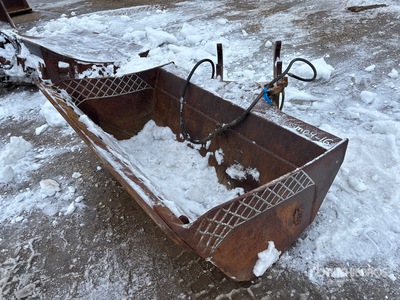 WBM 66 in Q/C Hydraulic Tilting Excavator Bucket - Fits Cat 320C