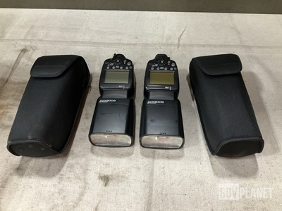 (11) Cannon Speedlite 600EX-RT Camera Mount Flashes