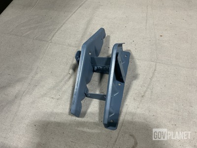 (6) Aerospatiale 365A27-3523-03 Front Supports