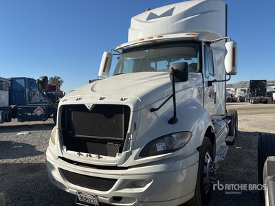 2015 International ProStar+ 122 6x4 3-Achs Sattelzugmaschine