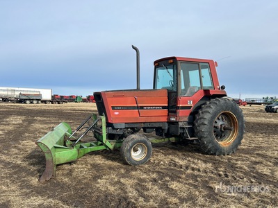 1981 International 5288 2WD Tractor