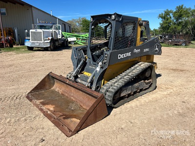 2021 John Deere 325G Two-Speed Chargeuse sur rails compacte