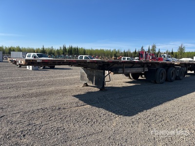 2015 Cross Country 32 ft Tri/A Super B-Train Lead Flatbed Trailer