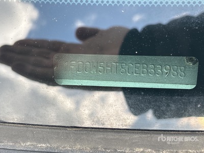 2012 Ford F-550 XLT 4x4 Crew Cab Flatbed Truck