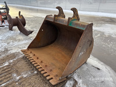WBM 66 in Q/C Cleanup Excavator Bucket - Fits 300 Series