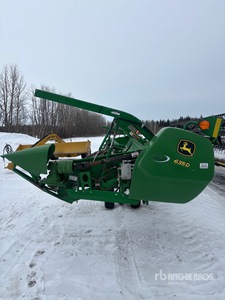 John Deere 635D 35 ft Hydra Float Combine Header (Inoperable)