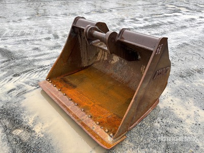Accurate 61 in Cleanup Excavator Bucket