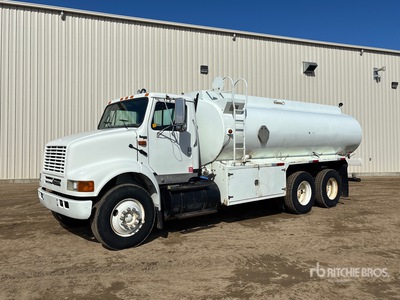 2000 International 8100 16000 L 6x4 Water Truck