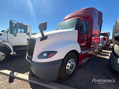 2021 International LT625 6x4 تراكتور شاحنة كابينة النوم (ثنائية المحور)