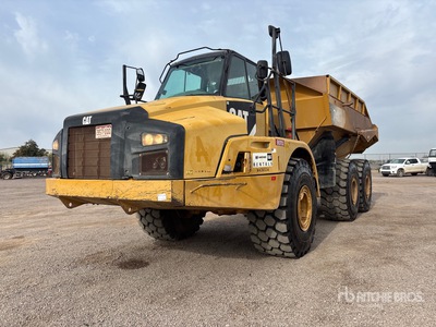 2015 Cat 740B Kiepwagen met knikbesturing