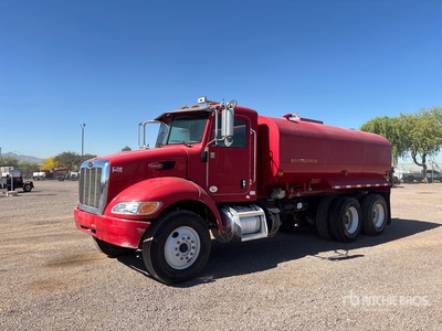 2013 Peterbilt 348 4000 gal 6x4 Camion cisterna de agua