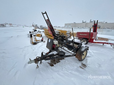 2015 Farm King 2400 S/A Post Pounder