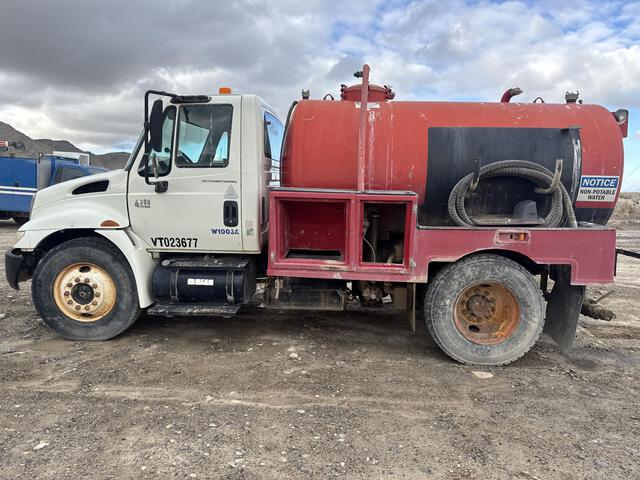 2002 International 4300 Water Truck