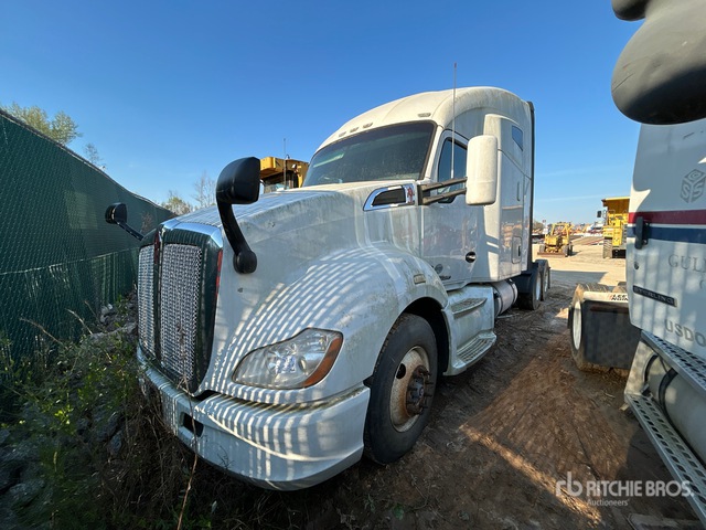 2017 Kenworth T680 6x4 T/A Sleeper Truck Tractor