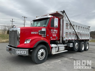 2014 Freightliner S122D 8x4 Tri/A Dump Truck
