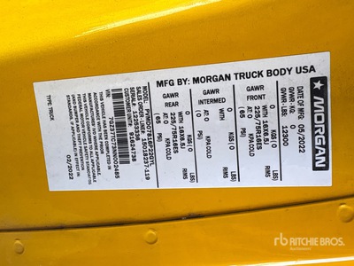 2022 GMC Savana 3500 Box Van Truck