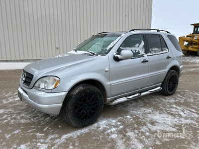 2000 Mercedes Benz ML430 AWD Véhicule utilitaire sport