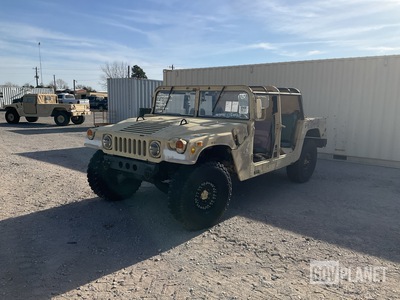 AM General M1097R1 HMMWV 4 Door w/Truck Body