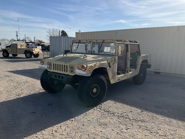 AM General M1097R1 HMMWV 4 Door w/Truck Body