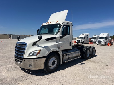 2019 Freightliner Cascadia 126 6x4 T/A Dagcabine Trekker