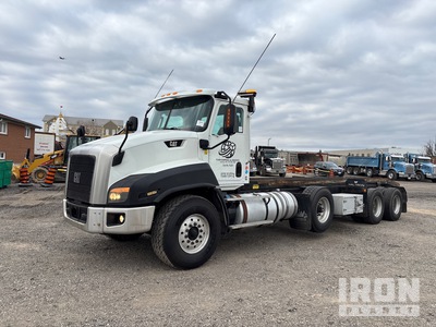 2016 Cat CT660 SBA 8x4 Camión rodante