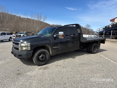 2008 Chevrolet Silverado 3500HD 4x2 Extended Cab Flatbed Truck