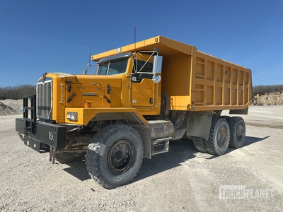 2010 Kenworth C500 6x4 Camion à benne tandem