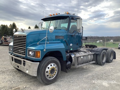 2019 Mack PI64T Pinnacle 6x4 T/A Day Cab Truck Tractor