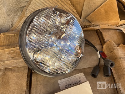 (60) Truck-Lite 07370 Headlights