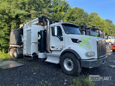 Super Products Mud Dog 1200 on 2015 Peterbilt 567 6x4 Vacuum Tanker Truck