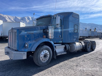 2013 Kenworth T800 6x4 T/A Sleeper Truck Tractor (Inoperable)