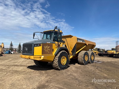 2012 John Deere 410E を見 Articulated Dump Truck
