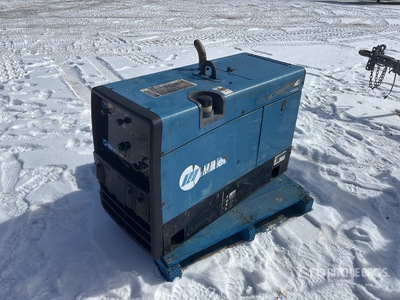 Miller Trailblazer 302 Multi-Process Spawarka napędzana silnikiem (Inoperable)