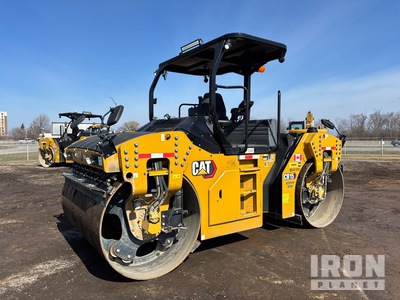 2022 Cat CB15 Compacteur à double bille