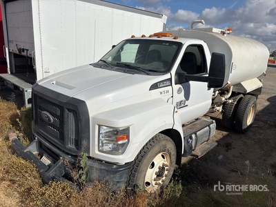 2017 Ford F-750 4x2 Water Truck